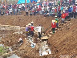 Cerita Jokowi Dihampiri Suku Anak Dalam yang Minta Rumah