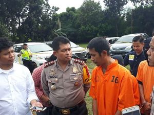Polisi Tangkap Pelaku Penggelapan Puluhan Mobil Rental di Tangsel Polisi Tangkap Pelaku Penggelapan Puluhan Mobil Rental di Tangsel