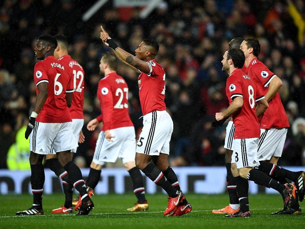 Manchester United dilarang menyerah kejar Manchester City. (Foto: Gareth Copley/Getty Images)