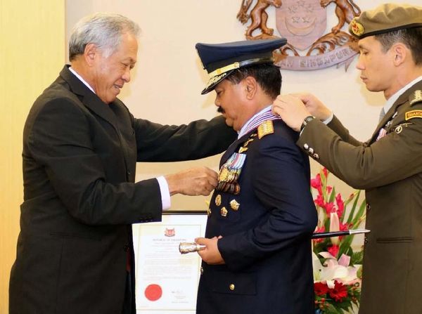 Panglima TNI Terima Bintang Kehormatan MSM dari Singapura