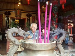 Suasana Imlek Klenteng Eng An Kiong Malang