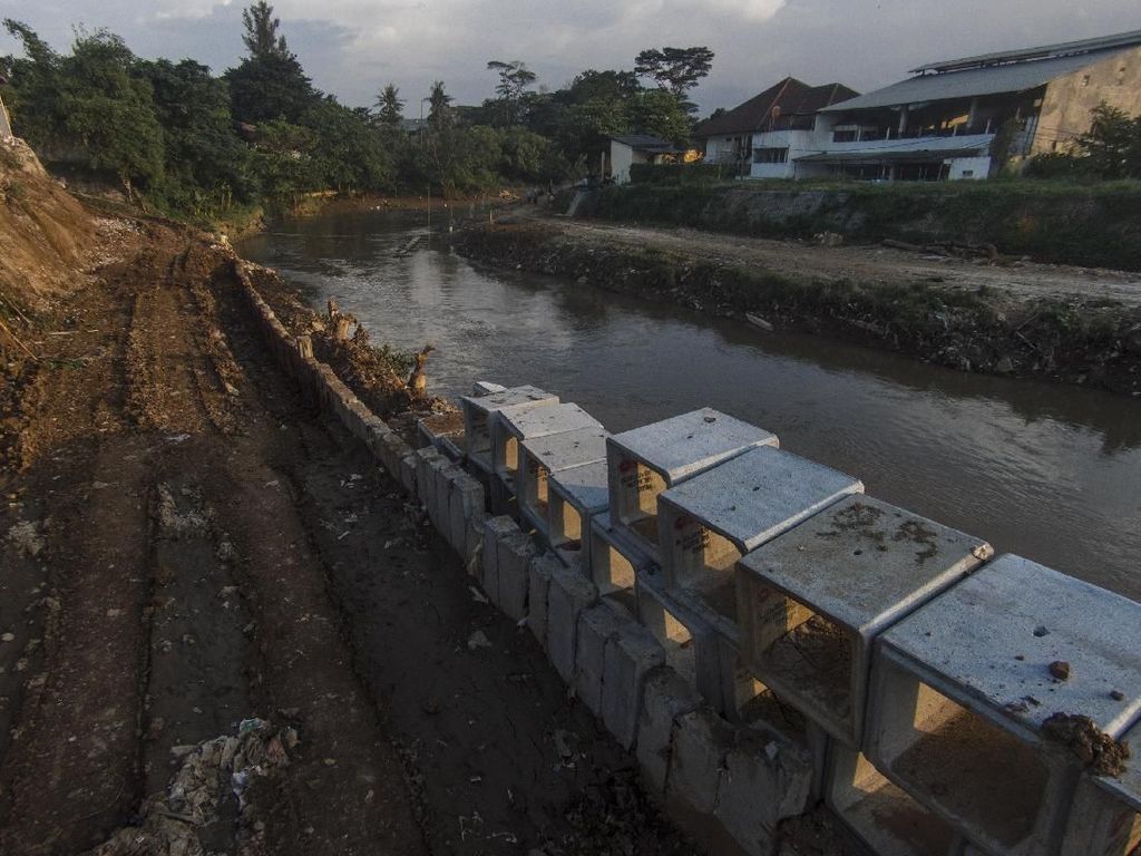Ingin Sodetan Ciliwung Segera Selesai, PUPR: Bisa Alirkan 60 M Kubik Banjir Ingin Sodetan Ciliwung Segera Selesai, PUPR: Bisa Alirkan 60 M Kubik Banjir