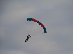 Prajurit TNI Jatuh dari Ketinggian 1.600 Kaki Sadar, Bakal Operasi Tulang