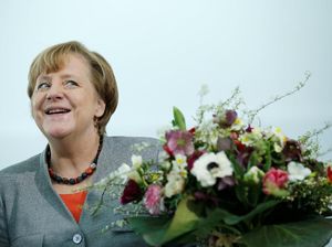 So Sweet! Saat Kanselir Jerman Terima Bunga Valentine