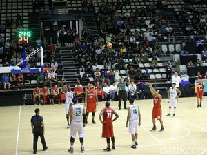Korsleting Listrik, Pertandingan Basket di Hall A GBK Ditunda Korsleting Listrik, Pertandingan Basket di Hall A GBK Ditunda