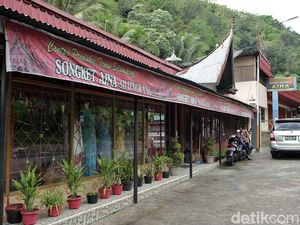 Foto: Songket Silungkang yang Memukau Jokowi & Iriana