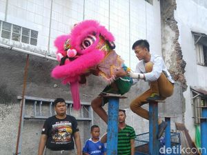 Mengintip Kerasnya Latihan Pemain Barongsai Jelang Imlek di Semarang