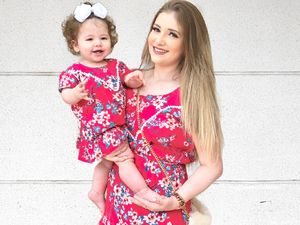 Super Cute! Saat Bunda Pakai Baju Kembaran dengan si Kecil