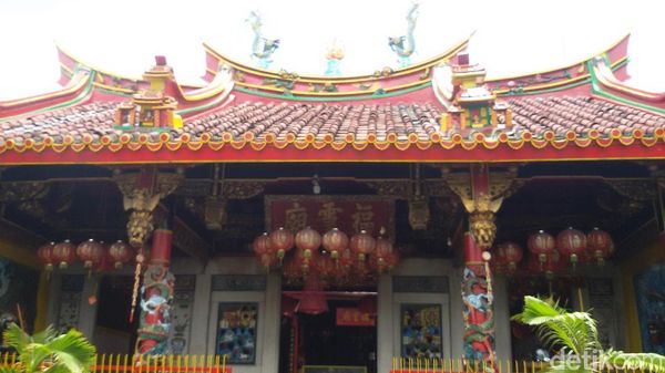 Foto: Kelenteng Hadiah Sultan HB II Mulai Sibuk Sambut Imlek