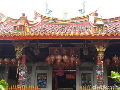 Foto: Kelenteng Hadiah Sultan HB II Mulai Sibuk Sambut Imlek
