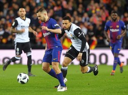 Francic Coquelin didatangkan Valencia dari Arsenal dengan banderol 12,6 juta pound. Coquelin jadi tembok kokoh di lini tengah El Che dan membawa klub itu finis empat besar. (Heino Kalis/Reuters)