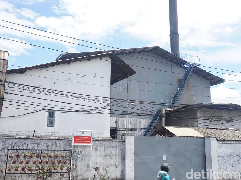 KLHK Tutup Pabrik Tekstil di Bandung yang Tidak Punya IPAL KLHK Tutup Pabrik Tekstil di Bandung yang Tidak Punya IPAL