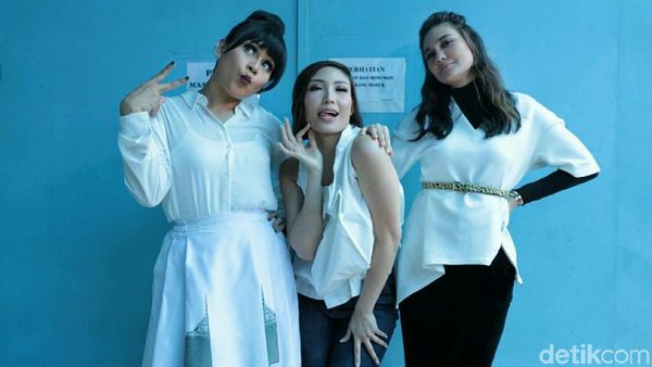 Gaya Genit Geng Menteri Ceria