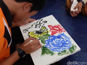 Mengolah Rasa Lewat Lukisan Para Tuna Netra
