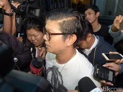 Andika Mahesa Jadi Bang Toyib, Chelsea Islan Lebaran Bareng Pacar