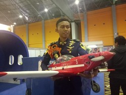 Mahasiswa Makassar Bikin Pesawat Tanpa Awak Rp 8 Jutaan/Unit