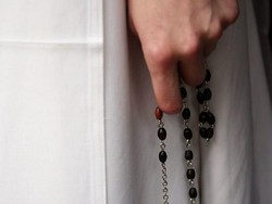 Eks Utusan Paus Fransiskus Akan Disidang Atas Serangan Seks 4 Pria