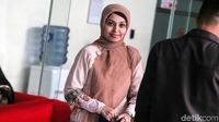 Senyum Manis dr Nadia Usai Diperiksa KPK