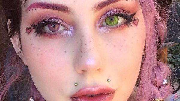 Kisah Wanita yang Buat Freckles di Wajah dengan Mentato Sendiri Kulitnya