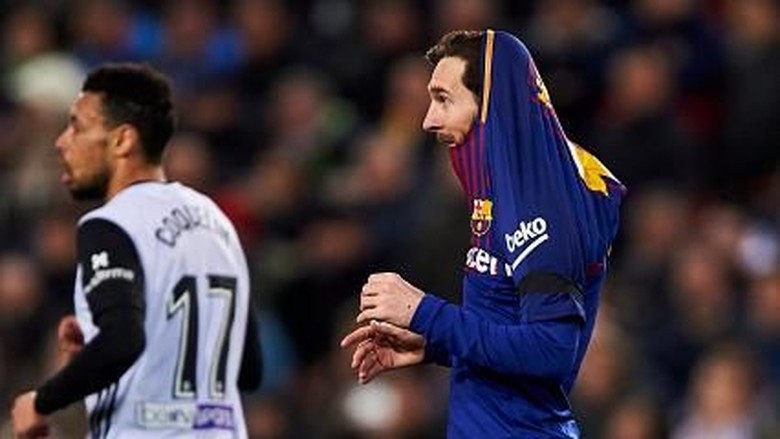 Menghentikan Messi Sampai Harus Melepas Jersey-nya Menghentikan Messi Sampai Harus Melepas Jersey-nya