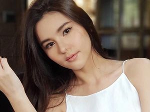 Aom Sushar Manaying, Aktris Seksi Asal Thailand yang Senang Olahraga