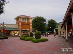 Belanja Sambil Lihat Gunung Fuji, Siapa yang Mau?