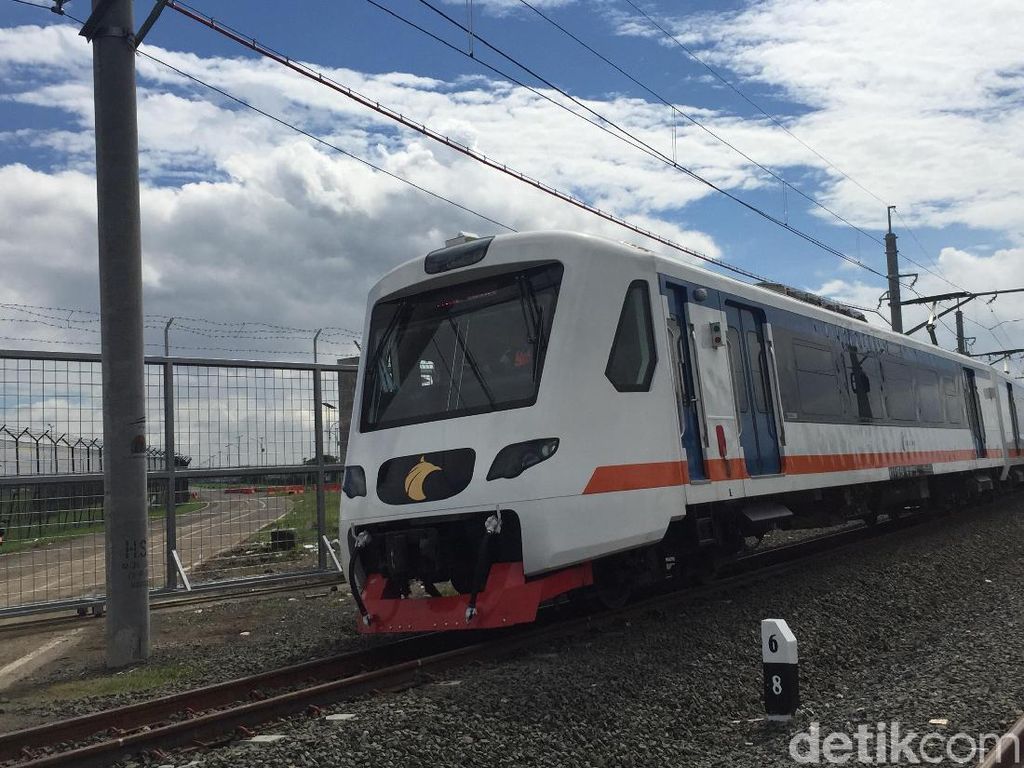 Beroperasi Lagi, Kereta Bandara Soetta Melambat di Titik Longsor Beroperasi Lagi, Kereta Bandara Soetta Melambat di Titik Longsor