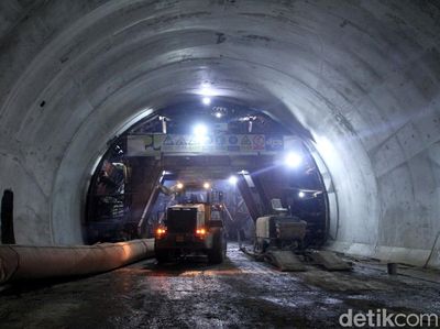 Foto: Tembus Bukit, Begini Terowongan Tol Cisumdawu Dibangun