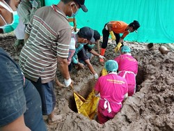 Kematian Dianggap Tak Wajar, Makam Mulyono Dibongkar