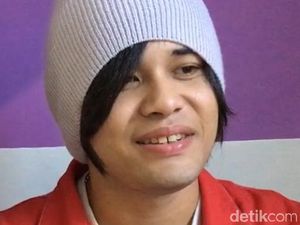 Calvin Dores, Anak Deddy Dores Jual Celana untuk Beli Beras Calvin Dores, Anak Deddy Dores Jual Celana untuk Beli Beras