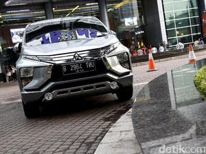 Buat Kamu Fresh Graduate yang Bingung Beli Rumah atau Mobil Duluan