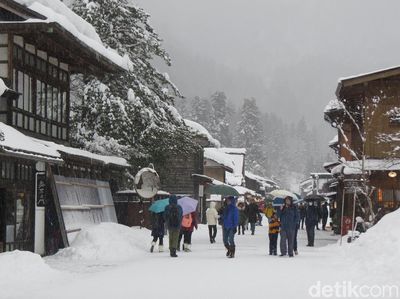 Foto: Shirakawa-go, Desa Bersalju Paling Terkenal di Jepang