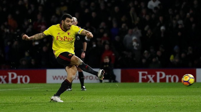 Soccer Football - Premier League - Watford vs Chelsea - Vicarage Road, Watford, Britain - February 5, 2018   Watfords Troy Deeney scores their first goal from a penalty                 REUTERS/David Klein    EDITORIAL USE ONLY. No use with unauthorized audio, video, data, fixture lists, club/league logos or 