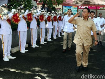 Salam Hormat Prabowo di HUT Gerindra