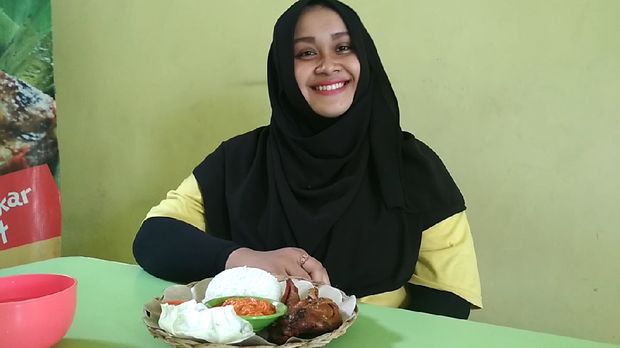 Bebek goreng sambal durian