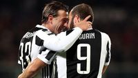 Foto: Bernardeschi-Higuain Menangkan Juventus