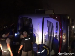 Jasa Raharja Beri Santunan Korban Kecelakaan Bus di Tanjakan Emen