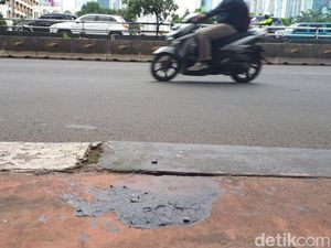Bercak Darah Korban yang Ditabrak SUV Mewah Masih Tercecer di TKP