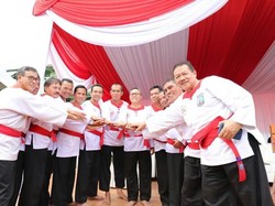 Zulkifli Hasan Dikukuhkan Jadi Keluarga Besar Merpati Putih