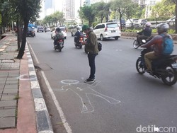 SUV Tabrak Produser RTV, Sandi: Kendaraan Besar Hargai yang Kecil