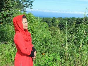 Saat Puti Bercengkrama dengan Alam di Tengah Safarinya ke Jatim