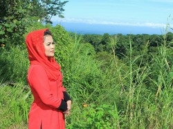 Saat Puti Bercengkrama dengan Alam di Tengah Safarinya ke Jatim