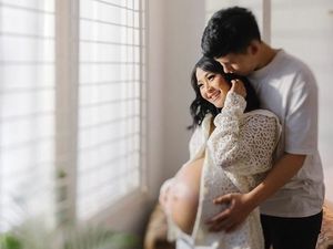 Mesranya Rinni Wulandari Saat Maternity Shoot dengan Jevin Julian