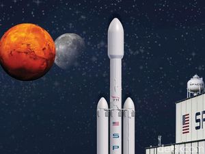 Elon Musk Rilis Video Keren Peluncuran Falcon Heavy