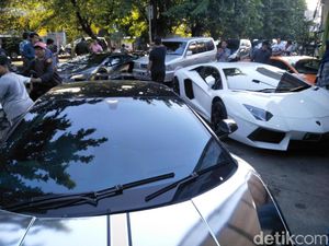 Alasan Hotman Paris Pilih Mobil Dibandingkan Motor