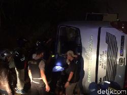 23 Ambulans dari Ciputat Jemput Korban Kecelakaan Bus Tanjakan Emen