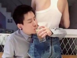 Waist Challenge, Ketika Pria Ditantang Minum Sambil Peluk Pinggang Wanita