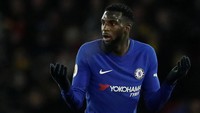Selanjutnya ada Tiemoue Bakayoko. Dibeli seharga 40 juta paun atau setara Rp 745 miliar di tahun 2017, Bakayako cuma semusim bertahan. Sisanya dipinjamkan ke AC Milan, Monaco, hingga sekarang di Napoli (David Klein/Reuters)