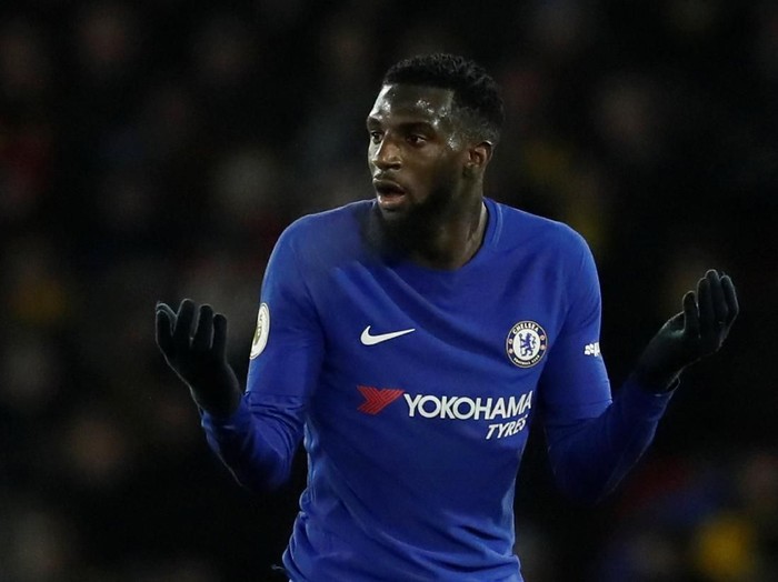 Soccer Football - Premier League - Watford vs Chelsea - Vicarage Road, Watford, Britain - February 5, 2018   Chelsea's Tiemoue Bakayoko reacts as he is sent off            REUTERS/David Klein    EDITORIAL USE ONLY. No use with unauthorized audio, video, data, fixture lists, club/league logos or 