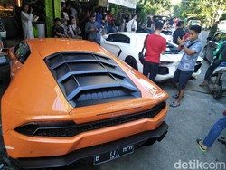 Mobilnya Banyak, Hotman Paris Tak Terganggu Ganjil-Genap